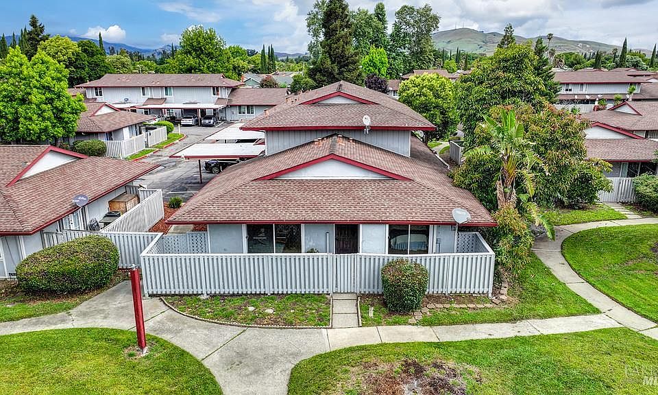 1st image of 99 Villa Cir