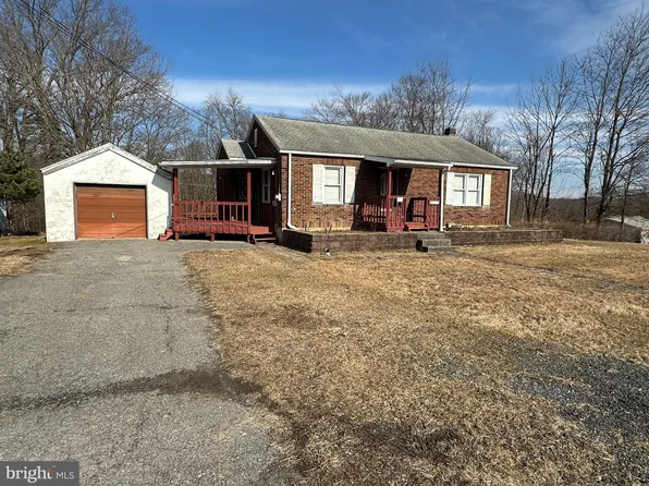 779 Penn Dr, Tamaqua, PA 18252