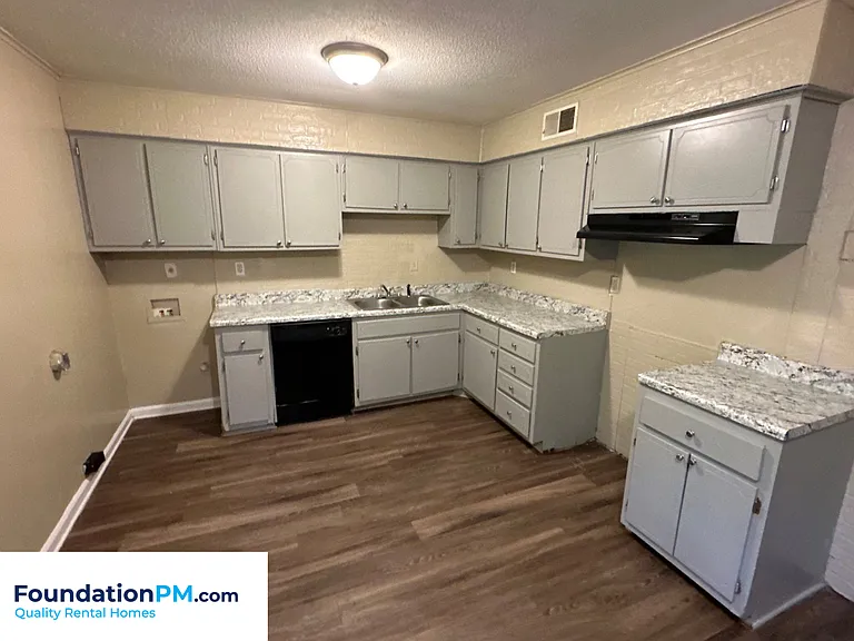 3214 Mario St — Photo 3