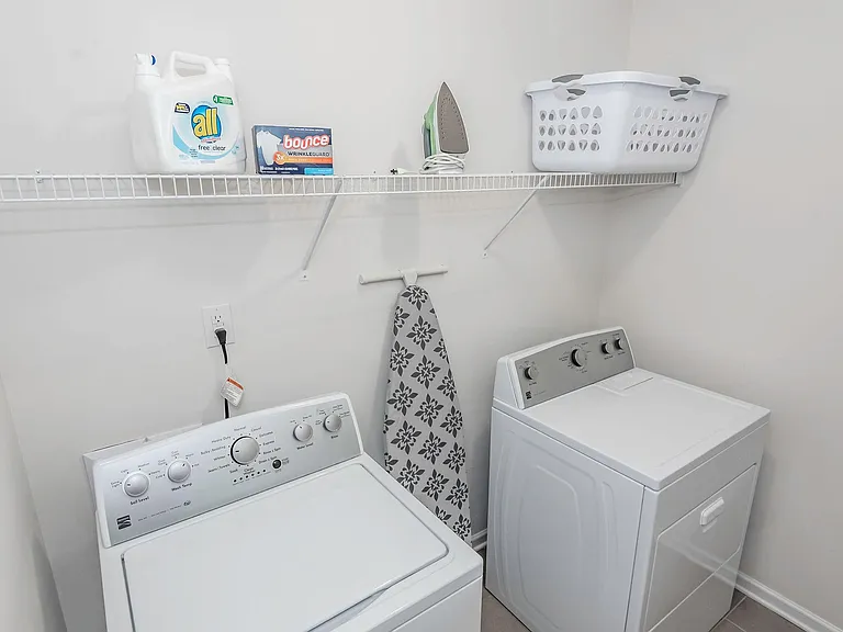 430 Carolyn Ln — Photo 10
