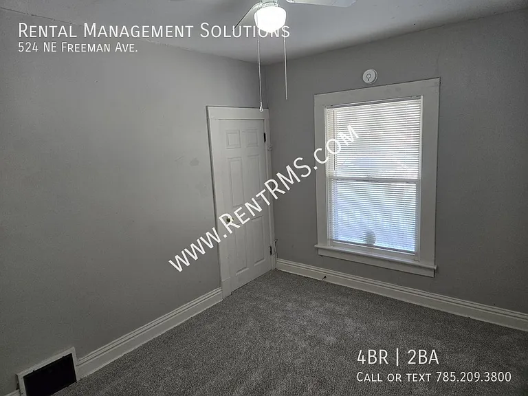 524 NE Freeman Ave — Photo 12