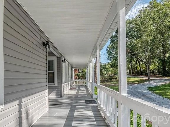 3rd image of 104 N Penny St