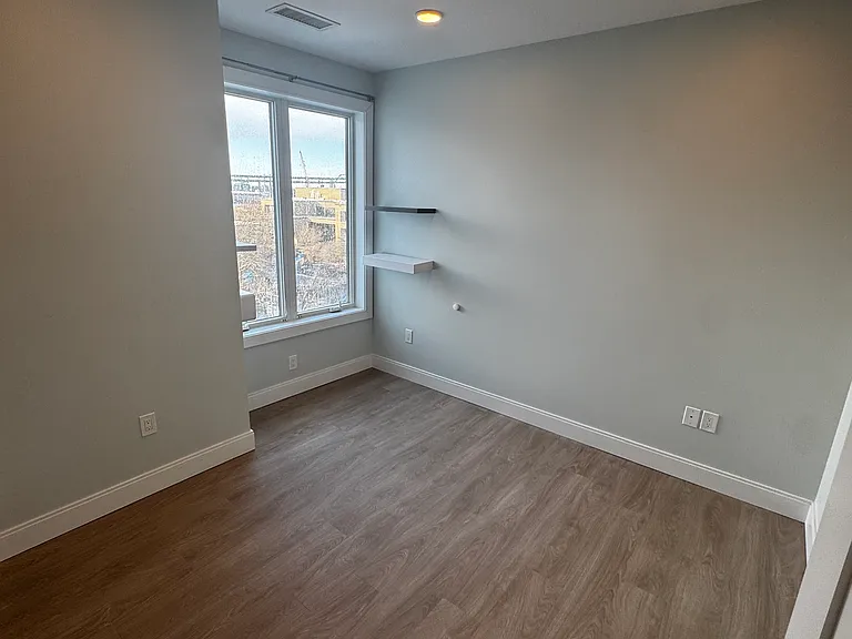 277 Border St #501 — Photo 4
