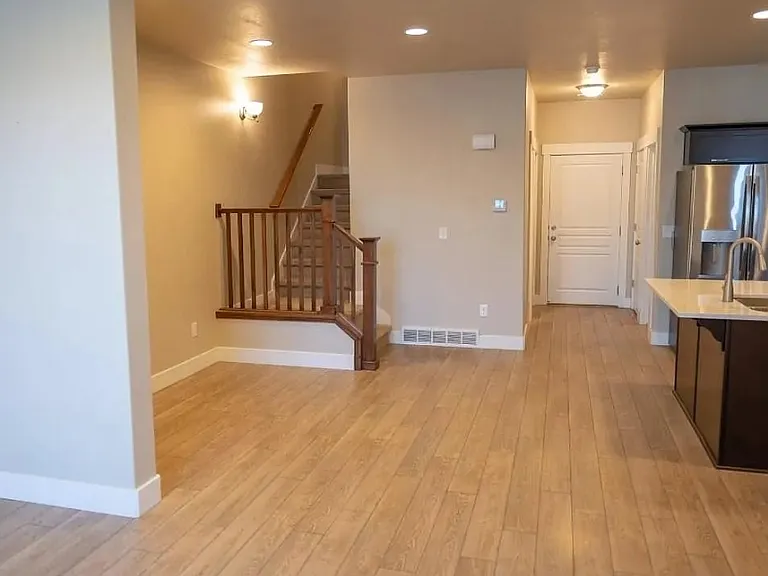357 E Vancott Way — Photo 8