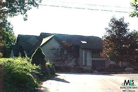 1st image of 400 W Manitou Ln