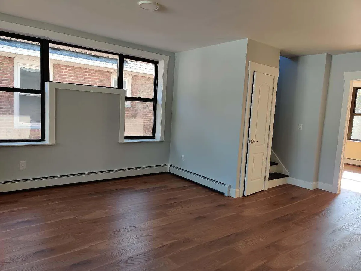 Building Photo - 246 Slocum Way