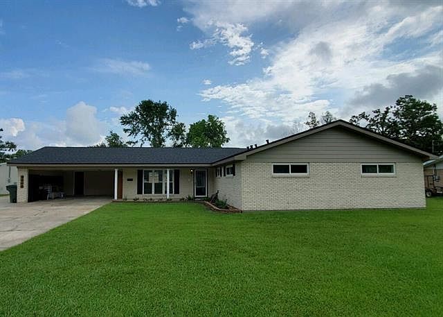 1st image of 922 Jefferson Dr