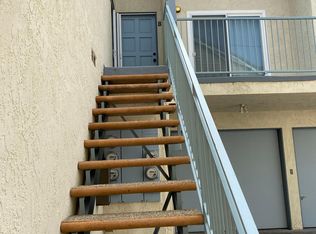 321 21st St #D, Huntington Beach, CA 92648