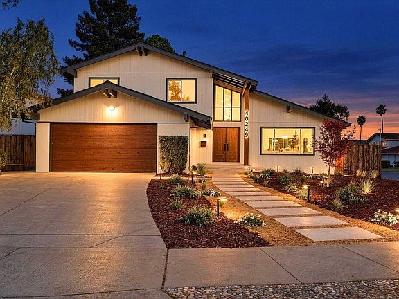 2nd image of 40249 San Sebastian Pl