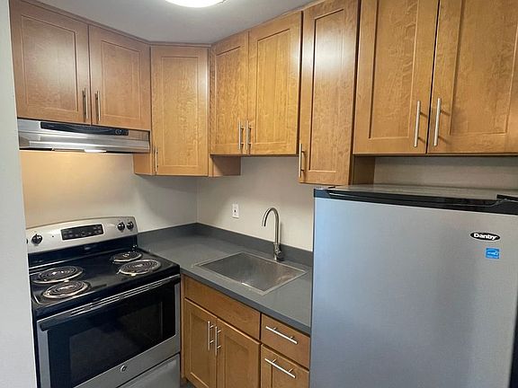 5th image of 500 W Mercer St APT 304