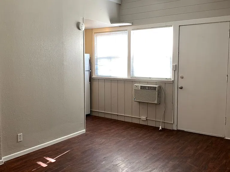 65 Caliente Street — Photo 3