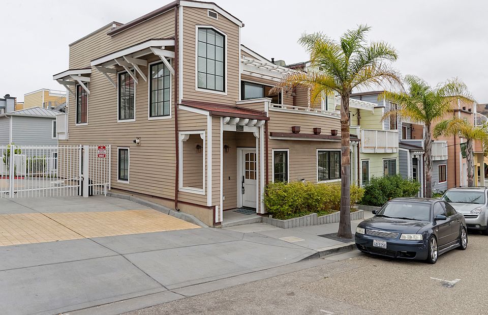 1st image of 365 1st St