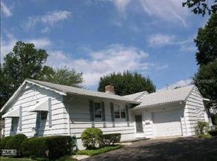 20 Memory Ln, Fairfield, CT 06824