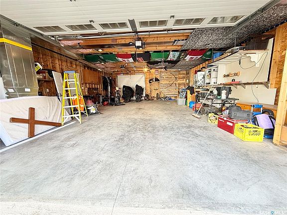 5th image of 408 Assiniboia STREET