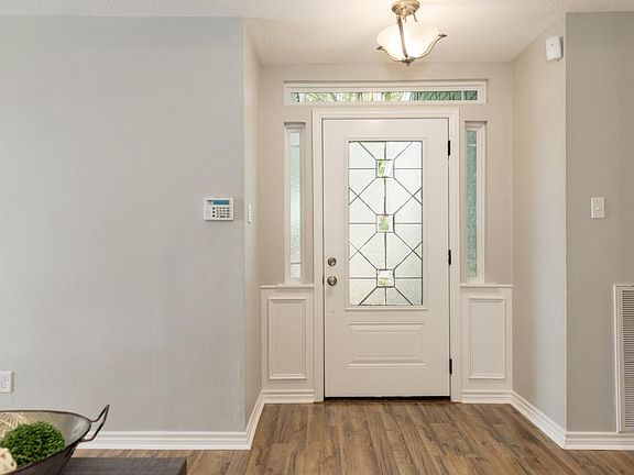 3rd image of 866 Shadwell Dr