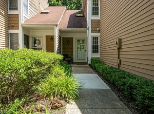 27 Cambridge Rd, Bedminster, NJ 07921