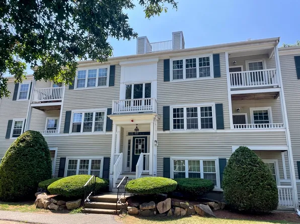 700 Brookside Dr #K, Andover, MA 01810