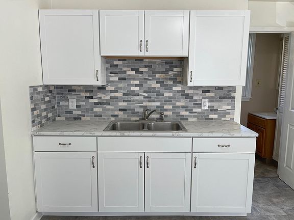 2nd image of 2931 McKoon Ave #1