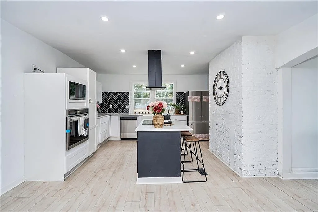 5 bed, 2268 sqft, $1,195 — Photo 4