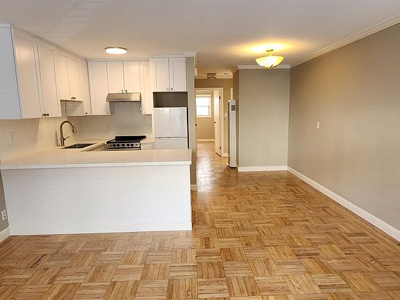 3rd image of 1415 Waller St #1