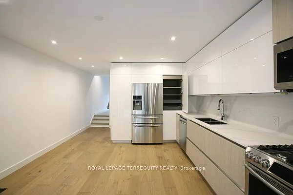 48 McGill St — Photo 8