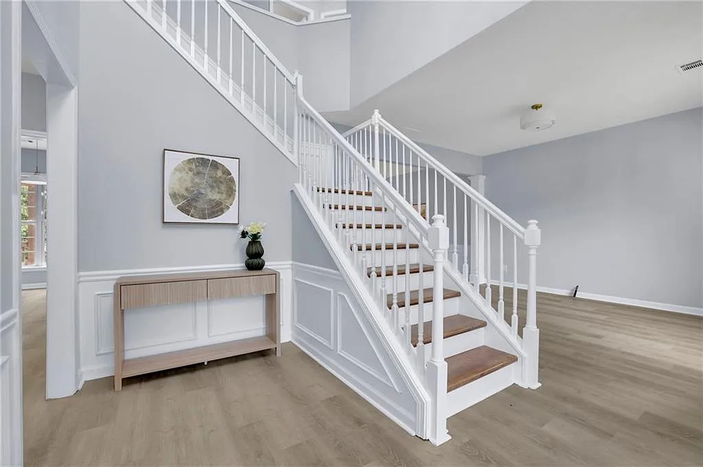 4 bed, 2.5 bath, 2352 sqft, $2,750 — Photo 4