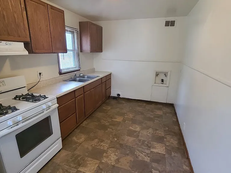 1224 Downtain St — Photo 6