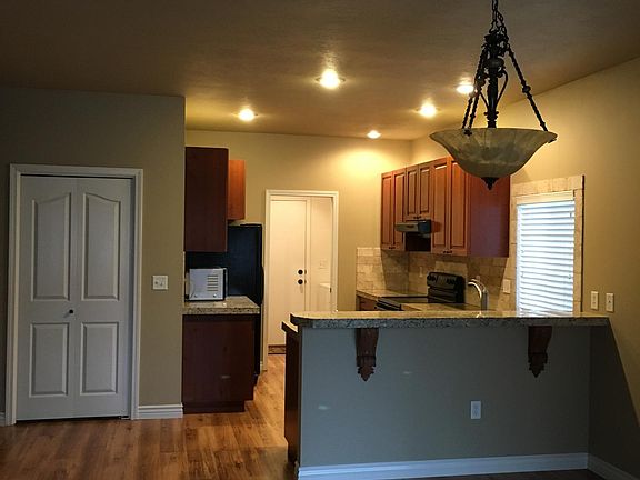 3rd image of 9856 W Sleepy Hollow Ln