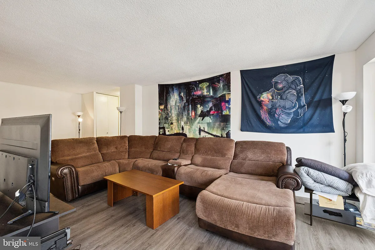 Building Photo - 1326 Spruce St #42-703