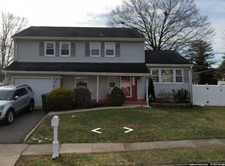 18 Frost Ave E, Edison, NJ 08820