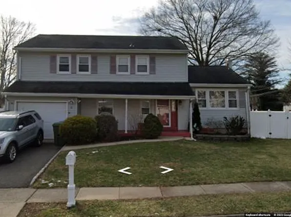 18 Frost Ave E, Edison, NJ 08820