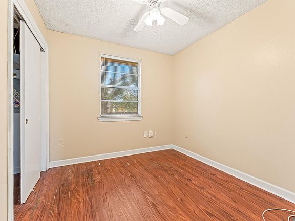 3rd image of 1713 Emmaline Dr
