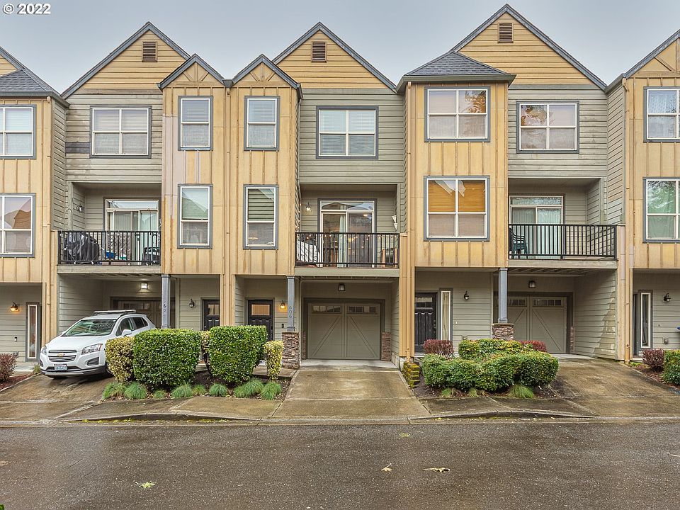 1st image of 606 NE 84th Cir