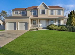 31 Brittany Dr, Bayville, NJ 08721