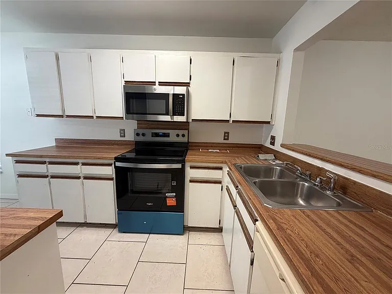 850 E Lime St #7 — Photo 10