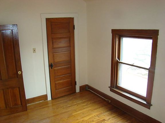 5th image of 100 Wallace Ave APT 8