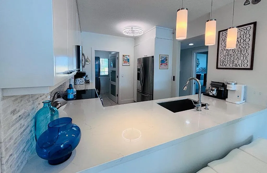 2 bed, 1255 sqft, $4,500 — Photo 2