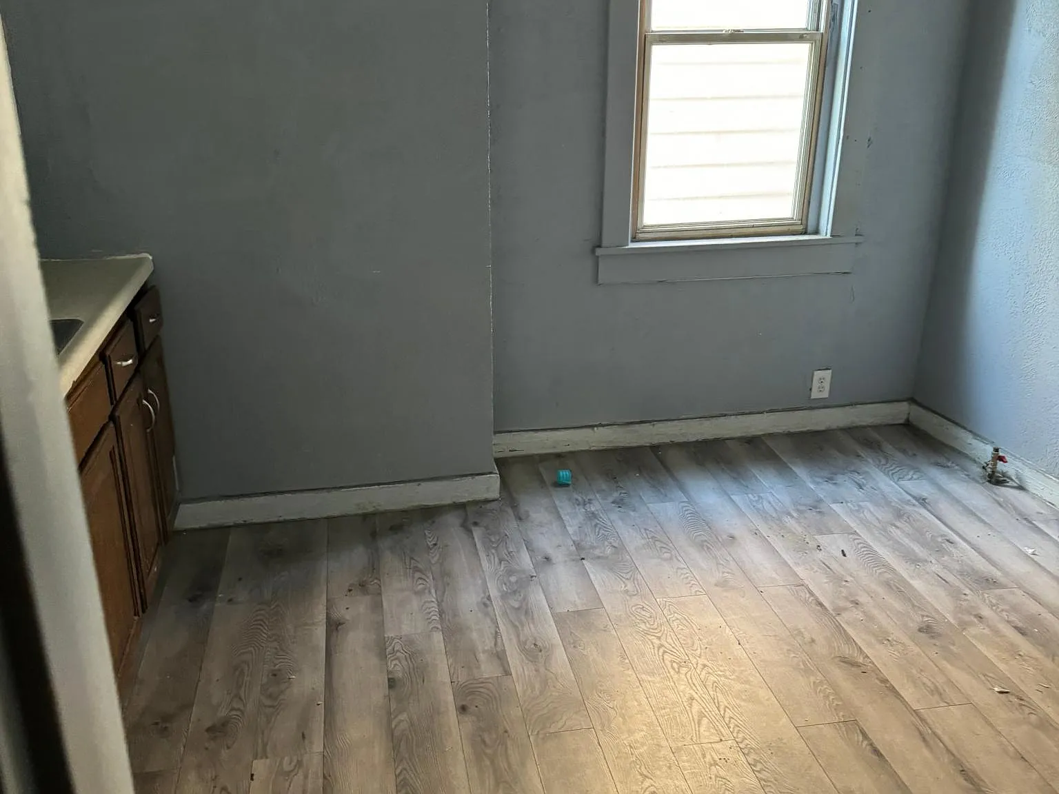 3 bed, 800 sqft, $1,300 — Photo 2