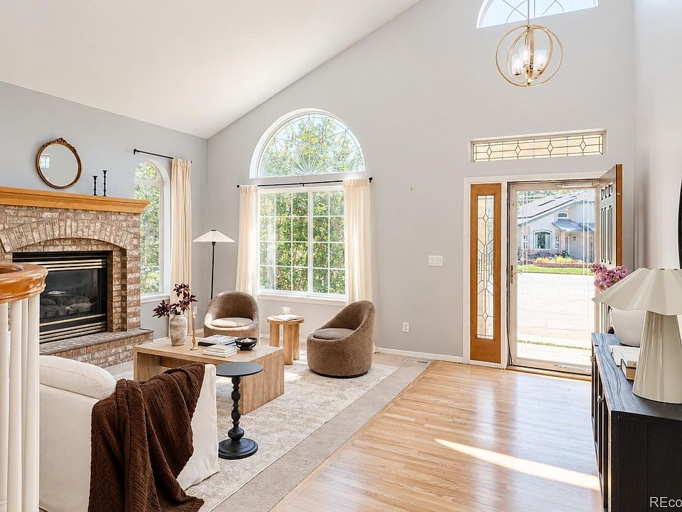 1st image of 10011 Oak Leaf Way