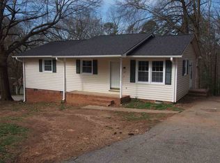 112 Cannon Cir, Wellford, SC 29385