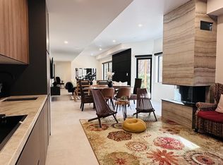 4B Pierce Ct, Springwater, ON L9X0J4