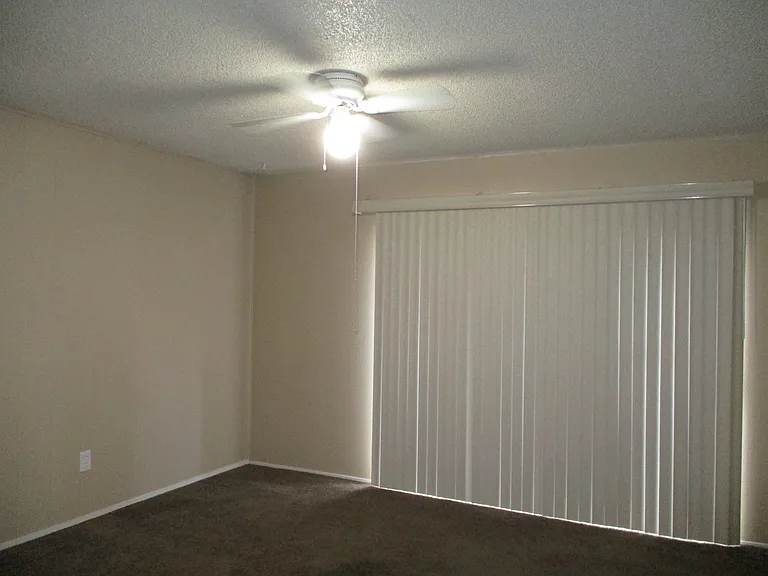 8848 Valley Oak Dr #8848 — Photo 4