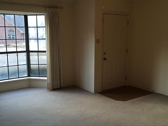 Living room with Bay Window