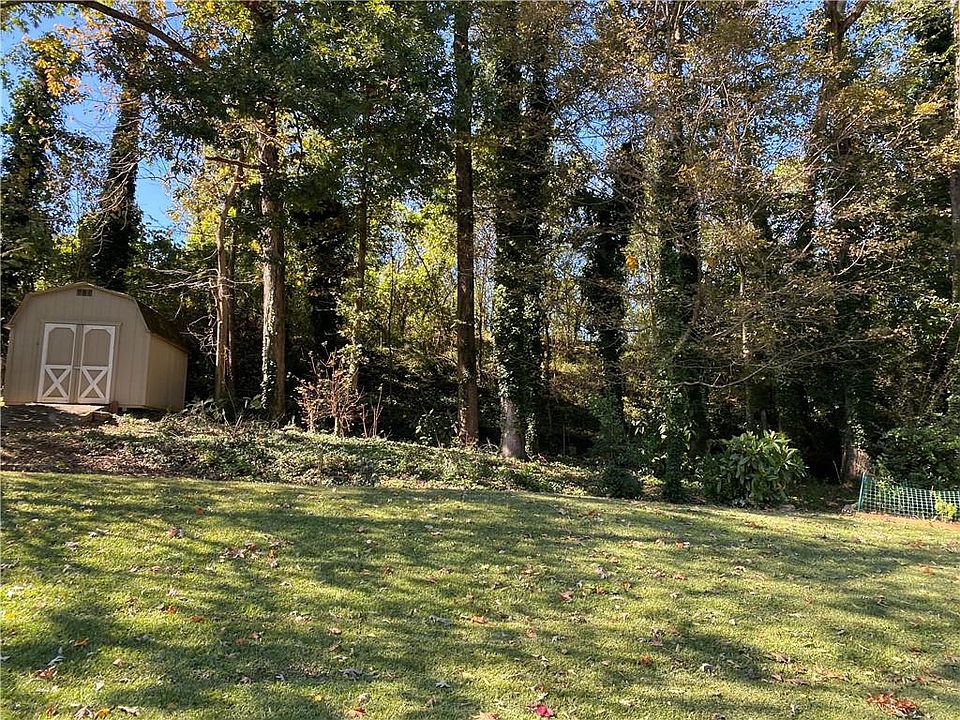 2nd image of 3197 Dogwood Dr