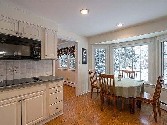 4th image of 29 Wickham Dr