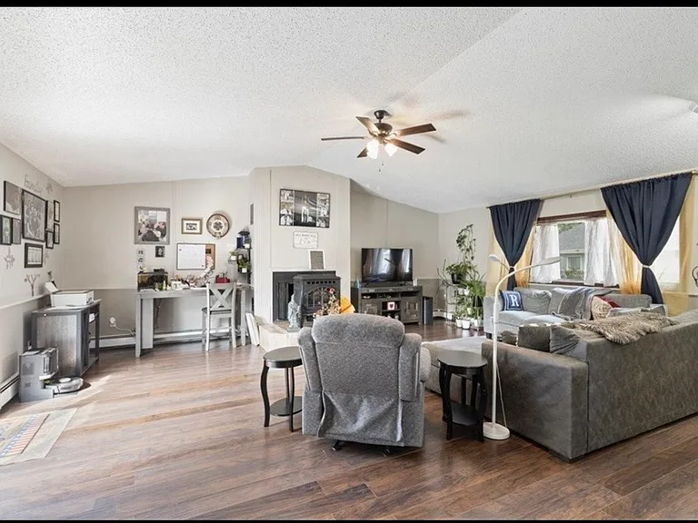 213 Bentley Dr — Photo 7