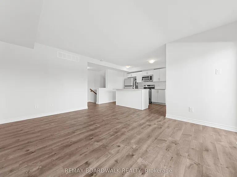 780A March Rd #29 — Photo 7