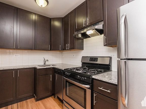 5th image of 516 W Cornelia Ave #309JF