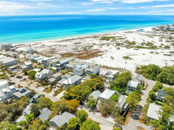 20 Magnolia St, Pt Washington, FL 32459
