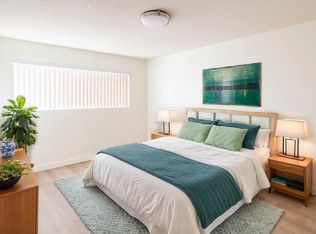 301 N Sunrise Way #6, Palm Springs, CA 92262
